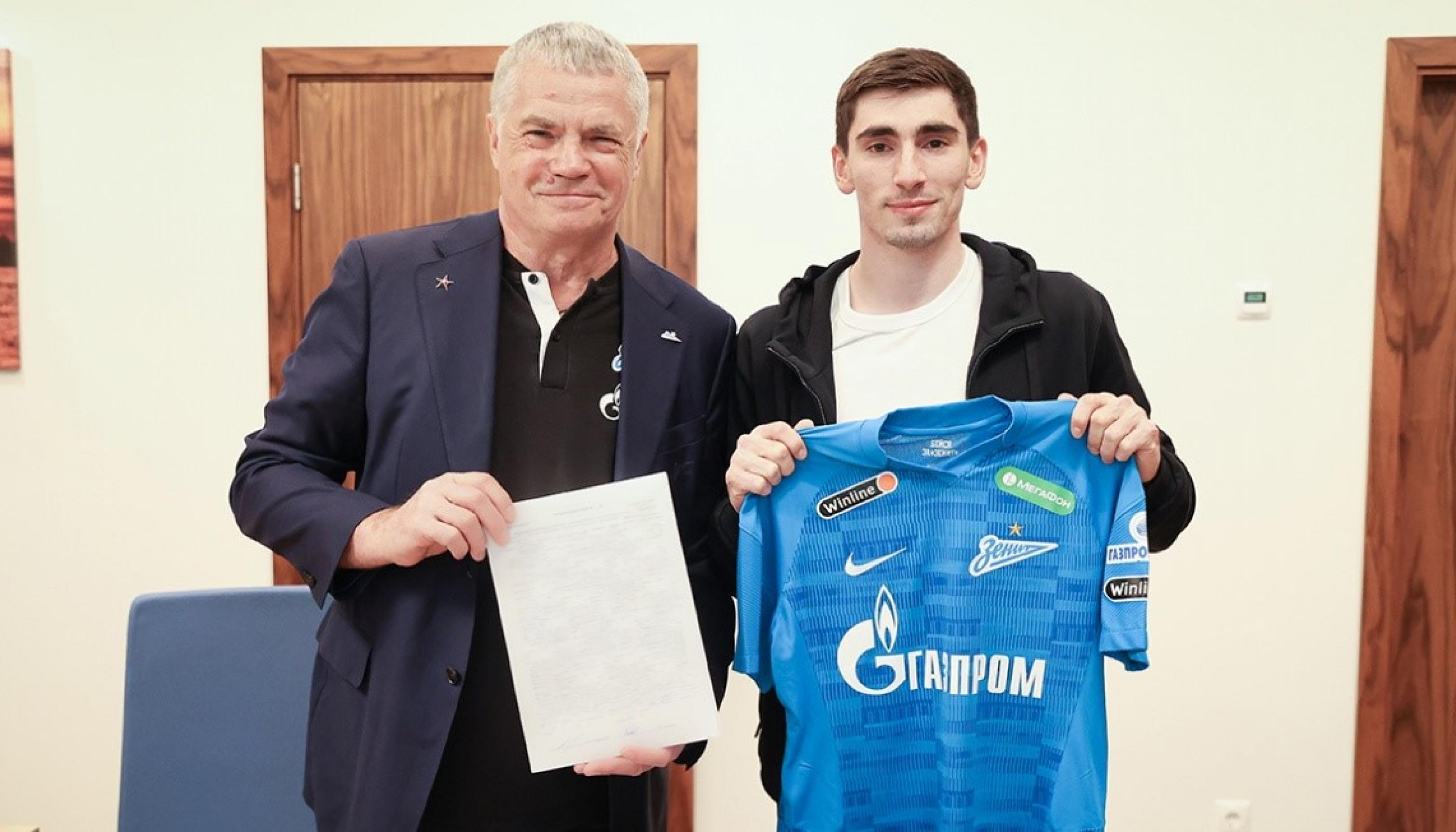 Зелимхан Бакаев стал игроком «Зенита»